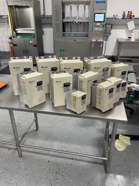 Vfd220b23a Delta Vfd-b Vfd220b23 Inverter Ac Drive 22kw 30hp 3 Phase 220v