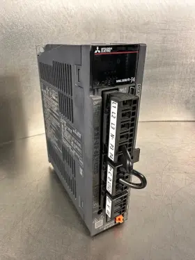 Mr-j4-10b-eb Mitsubishi Electric Ac Servo Drive3ph 170v 0-360hz 1d-03 Mr-j4-10b-eb Mitsubishi Electric Ac Servo Drive3ph 170v 0-360hz 1d-03