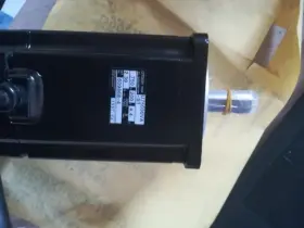 R88m-u75030va-s1 Omron Ac Servo Motor R88mu75030vas1 New