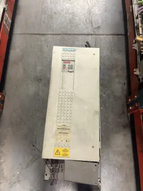 6se7024-7td51-1aa1-z Siemens Simovert Mc Dc Inverter 650vdc 3ph 0-400hz 47a Used