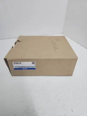 Lecsa2-s3 Smc Servo Driver 20w Input 200-203vac 2.4a 50-60hz 24vdc 0.5a Nos