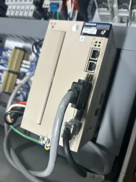 Sgd7s-120am0a008f50 Yaskawa Servopack 200v