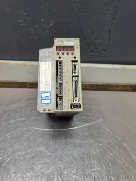 Sgdm-05ada Yaskawa Servopack 200-230v 0.5kw Xlnt Used Takeout Make Offer