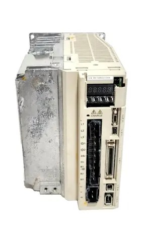 Sgdv-1r9d01a002000 Yaskawa Electric Servo Drive Sold As Is Untested