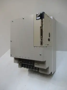 Sgdv-260d01a002000 Yaskawa Servopack Servo Drive 25.7a 480v 3ph 7.5kw 0-300hz