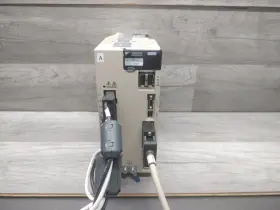 Sgdv-2r8f11a Yaskawa Servopack