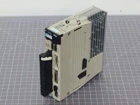 Sgdv-r70a11ay547aa Yaskawa Servopack 3ph 0-230v 0-400hz M2710