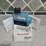 New Honeywell BZE6-2RN Limit Microswitch BZE62RN Oem Original Authentic. Price: $43.40.