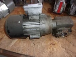 Rexroth 3842532421 Industrial .29KW Motor W/ 3842516621 Gear Head Used. Price: $190.00.