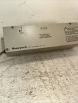 Tested Honeywell 30682531-001 Electronik 15 Solid State Servo Amplifier 120V-AC Used. Price: $778.80.
